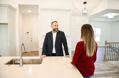 Brad helps buyers to make an offer on a house